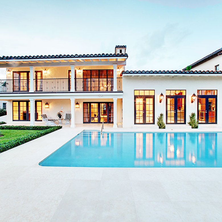 Villa with pool for sale